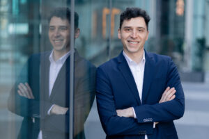 business portraits in Berlin Enhance Your Professional Image: Expert Headshot Photography for LinkedIn Profiles, Resumes, and Presentations!