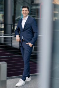 business portraits in Berlin Enhance Your Professional Image: Expert Headshot Photography for LinkedIn Profiles, Resumes, and Presentations!